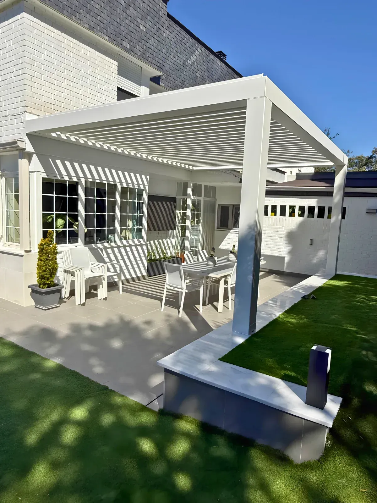 Pérgola bioclimática en C-Cetrería, Las Rozas