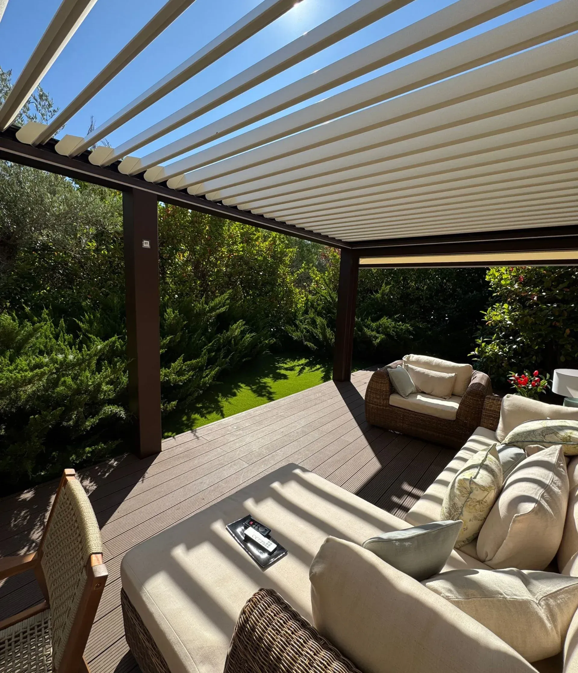 pérgola bioclimática exterior