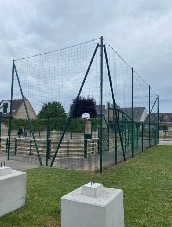 Aire de jeu avec filet 
