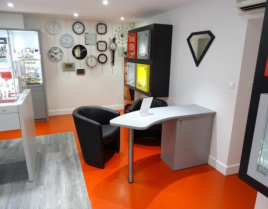 aménagement d'un bureau dans un magasin au design moderne