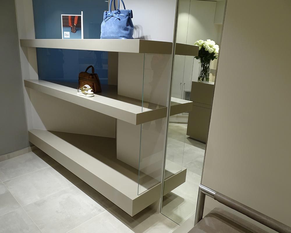 mobilier d'exposition pour produits de luxe