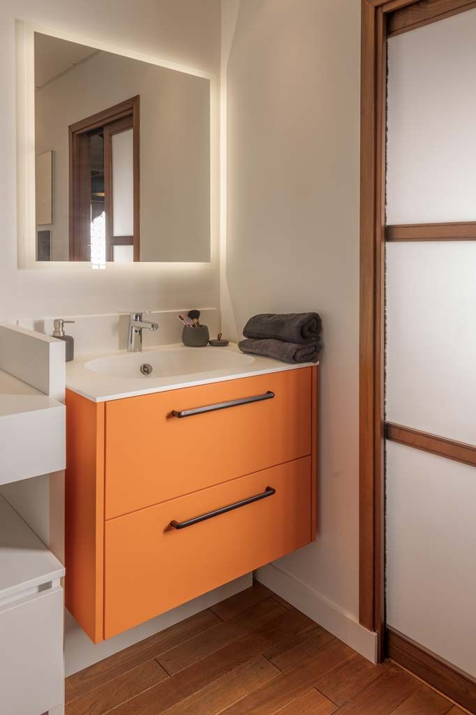 Meuble simple salle de bains suspendu sous vasque