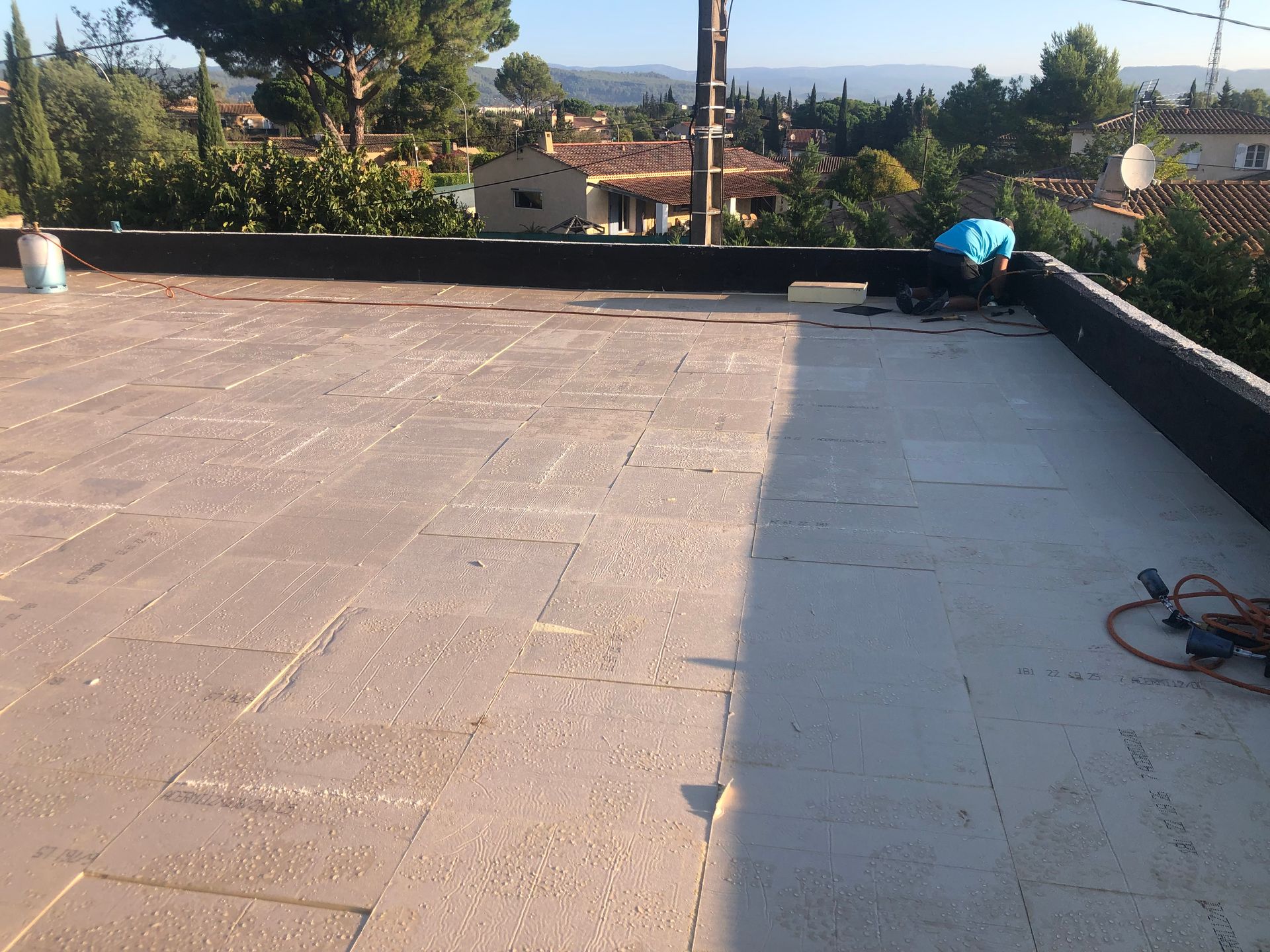 Le toit-terrasse d'un bâtiment