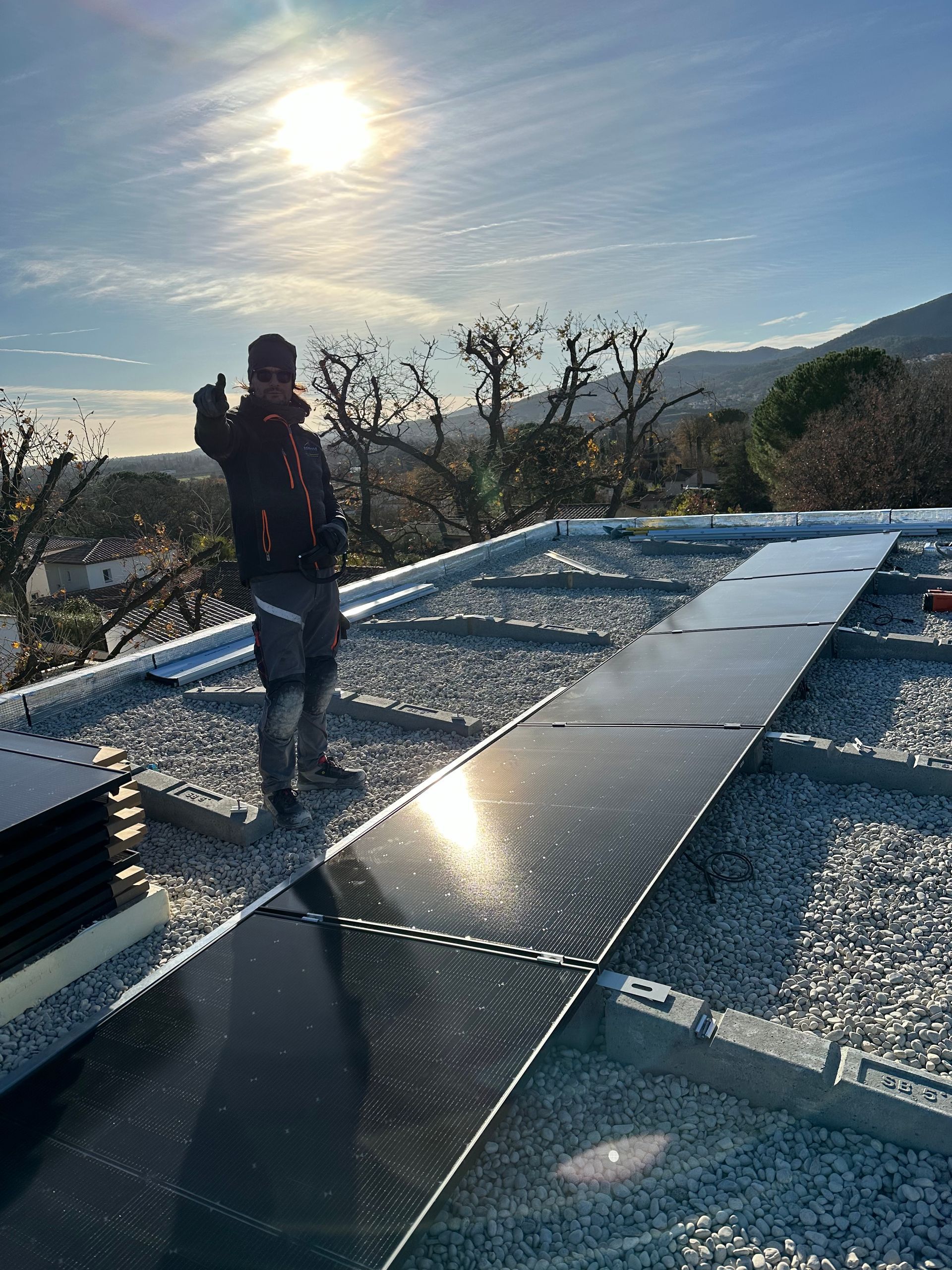 Un homme sur un toit