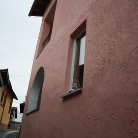Facciata esterna intonaco bio termico Tillica - DEPTech Stabio - Ticino