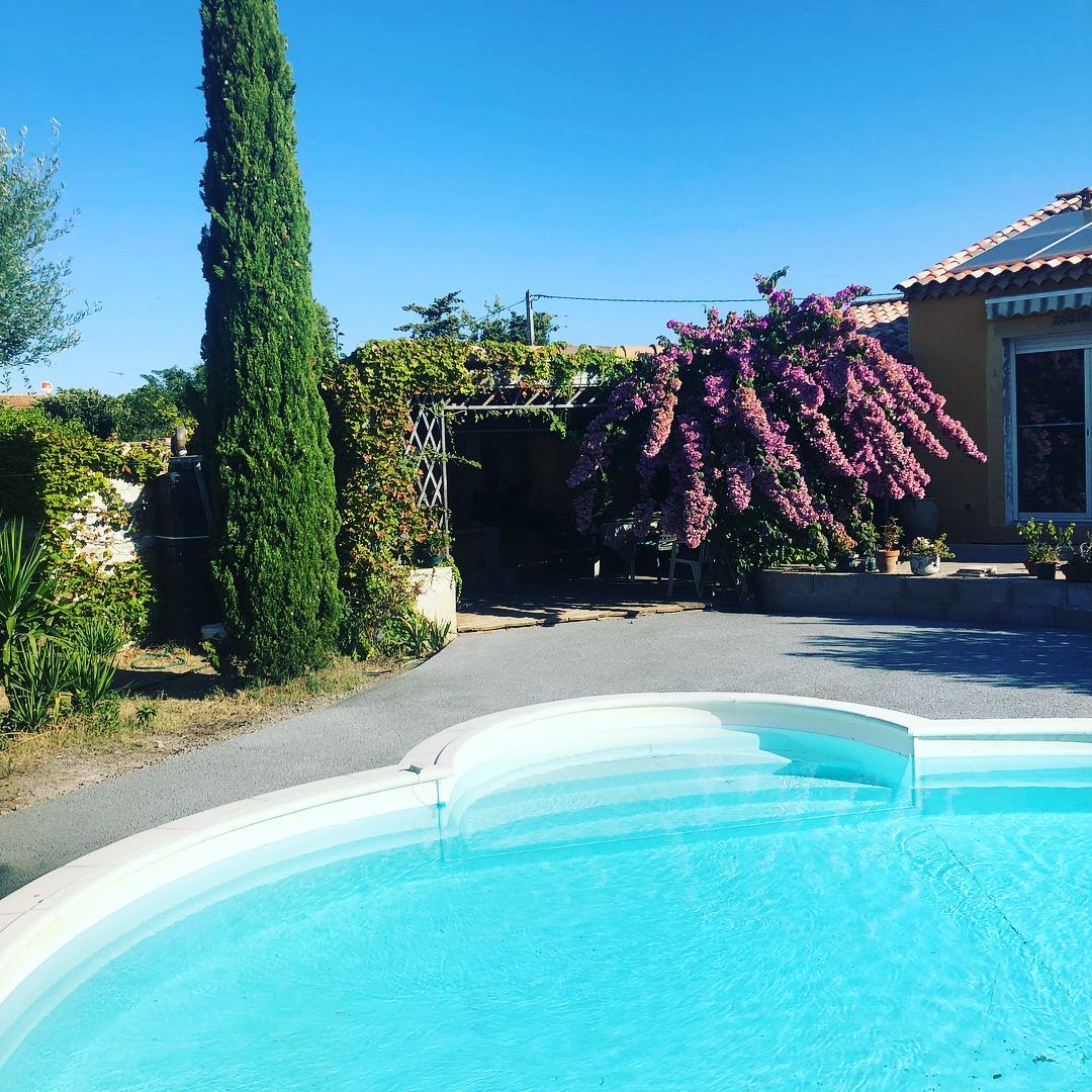 Margelles de piscine en béton