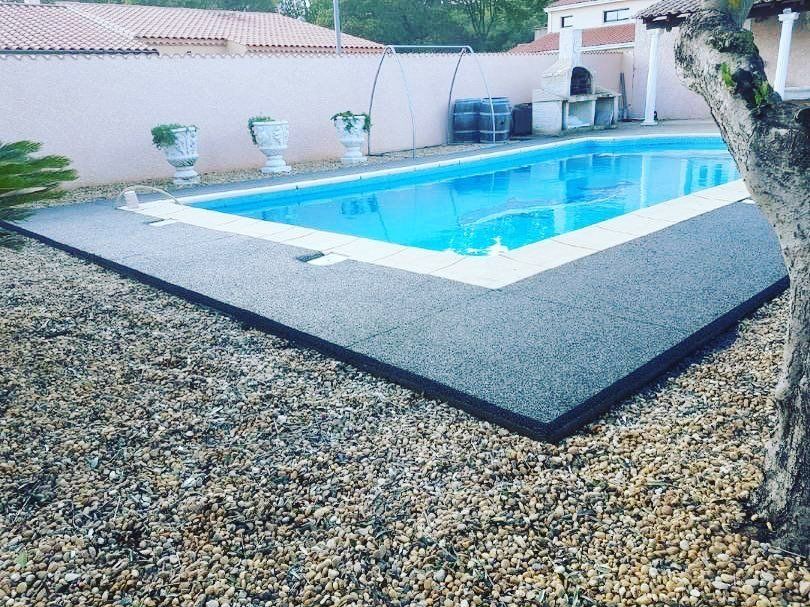 Piscine en béton drainant