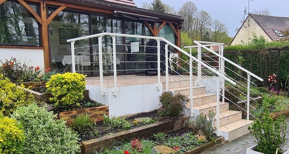Rambarde d'un escalier extérieur.
