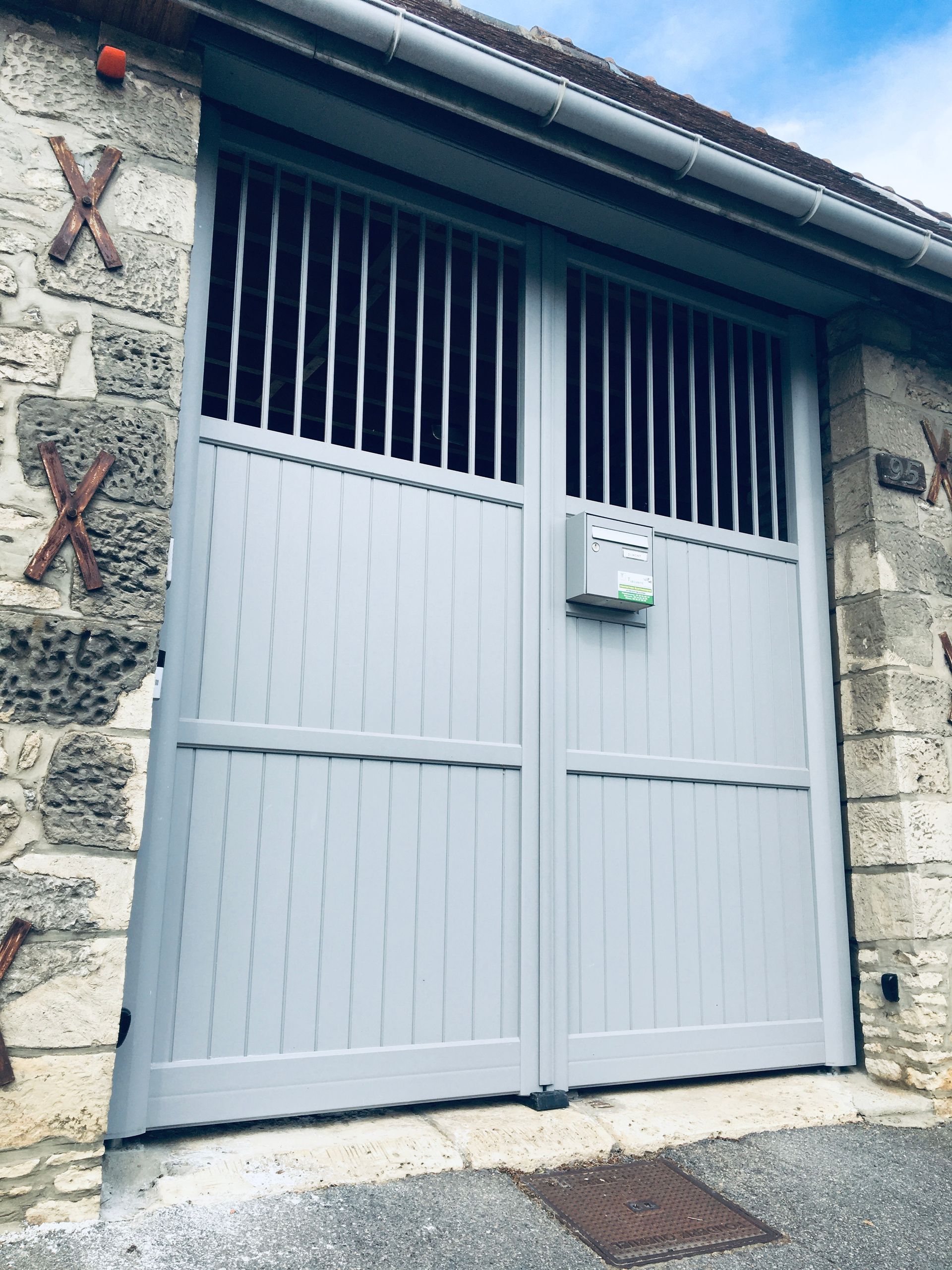 Portail grand format.