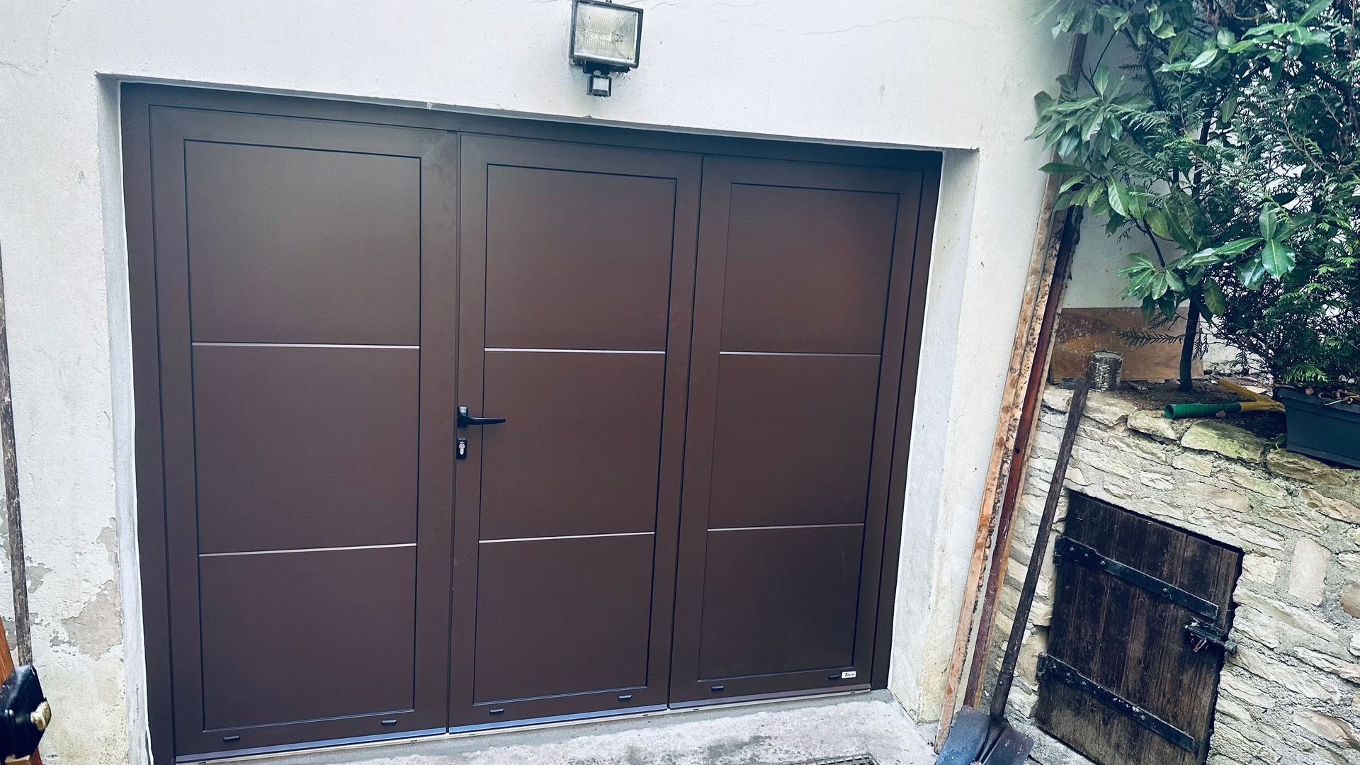 Porte de garage sectionelle.