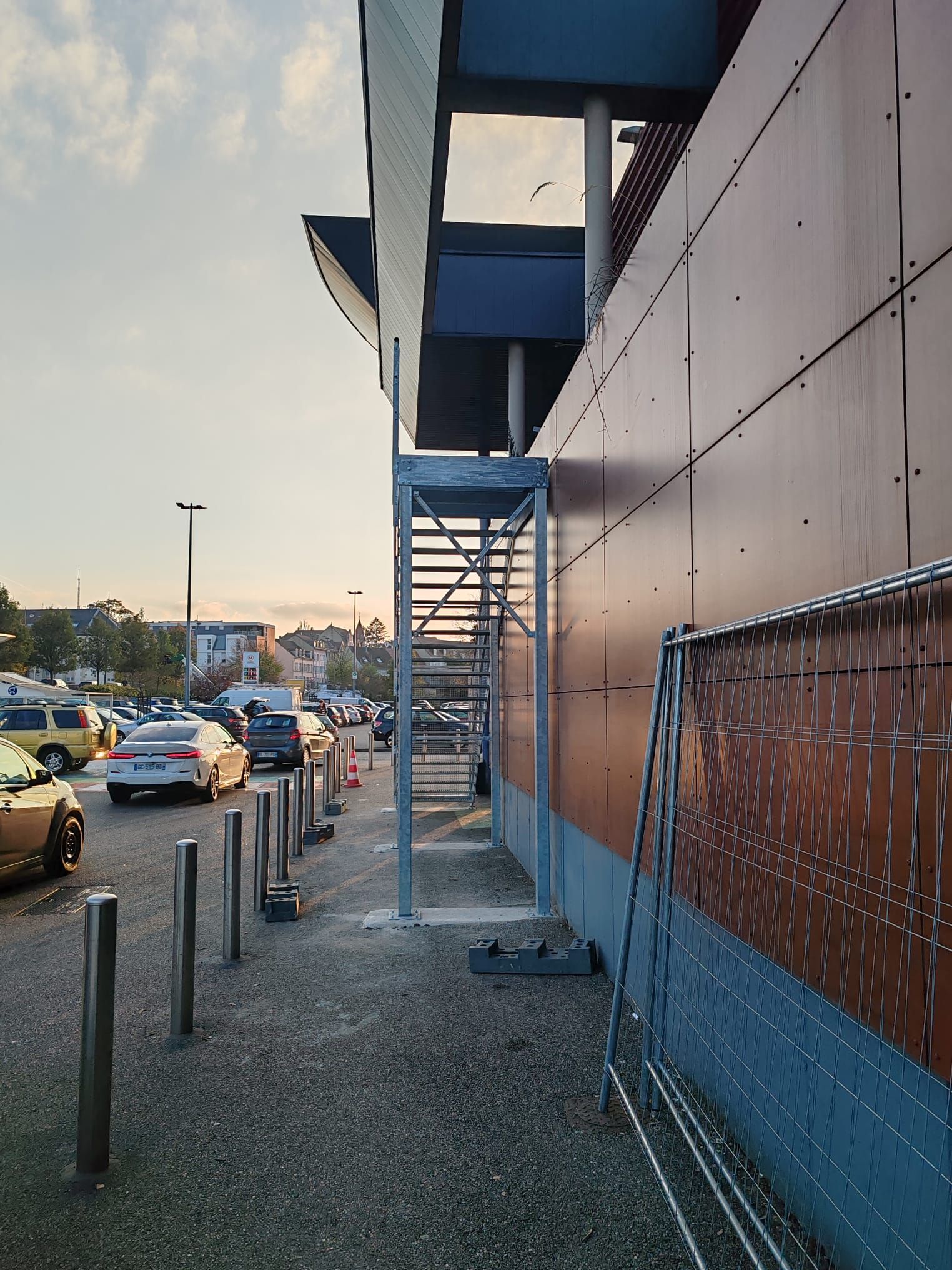 Escalier de service d'une Super U