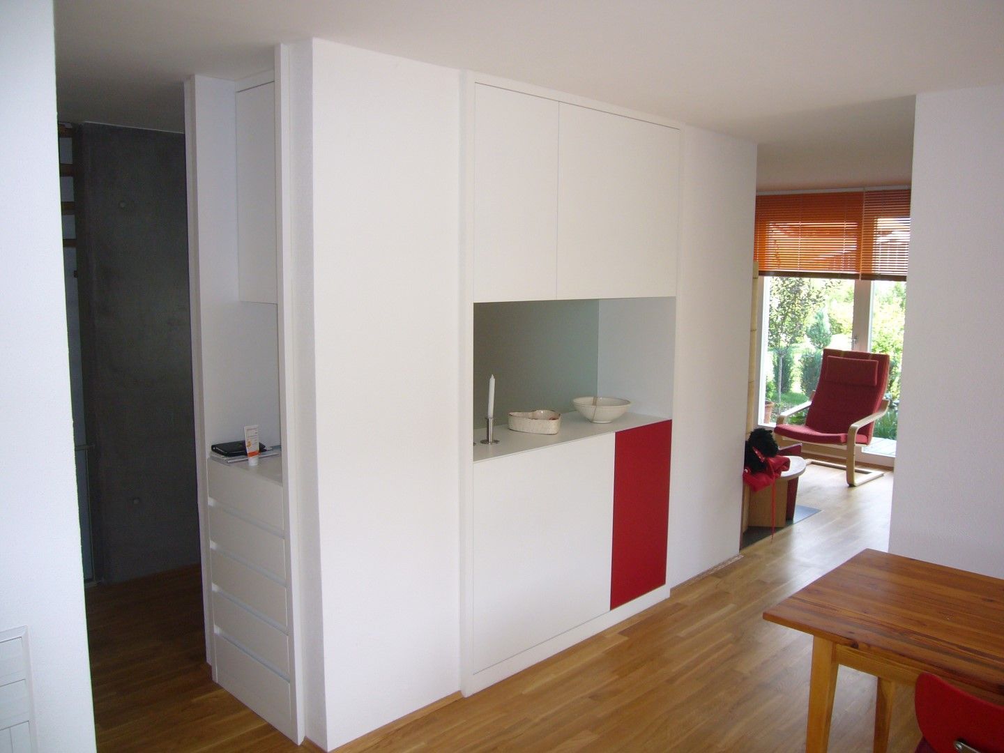 Einbauschrank von Holz und Form Spiegelhalter in Oberried