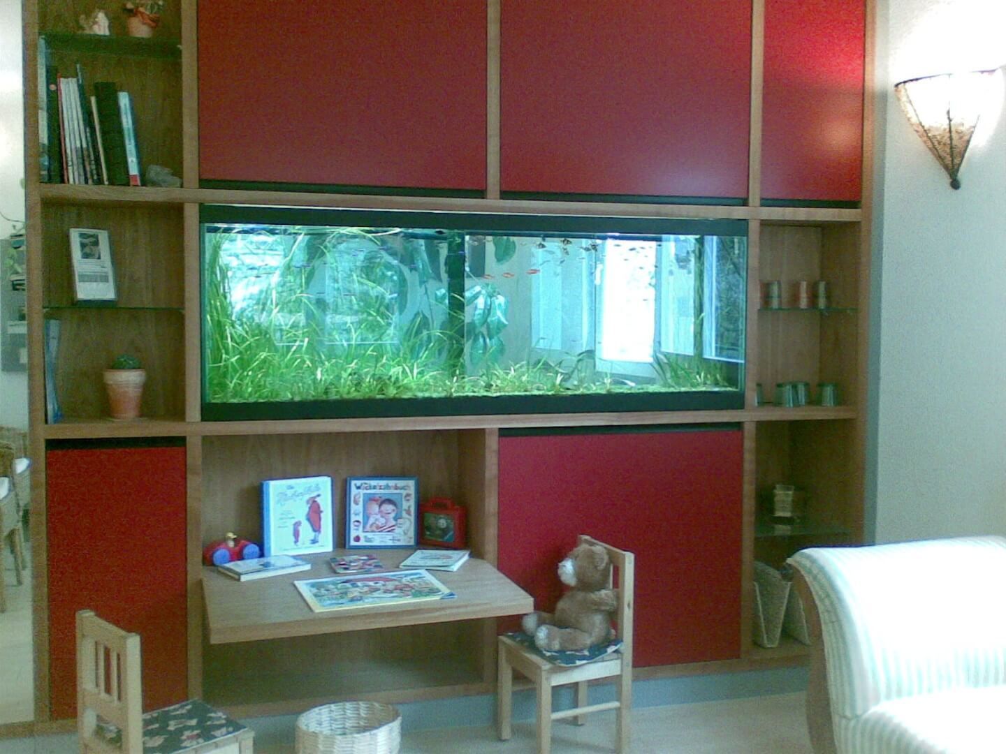 Wohnzimmerschrank Holz und Form Spiegelhalter Oberried