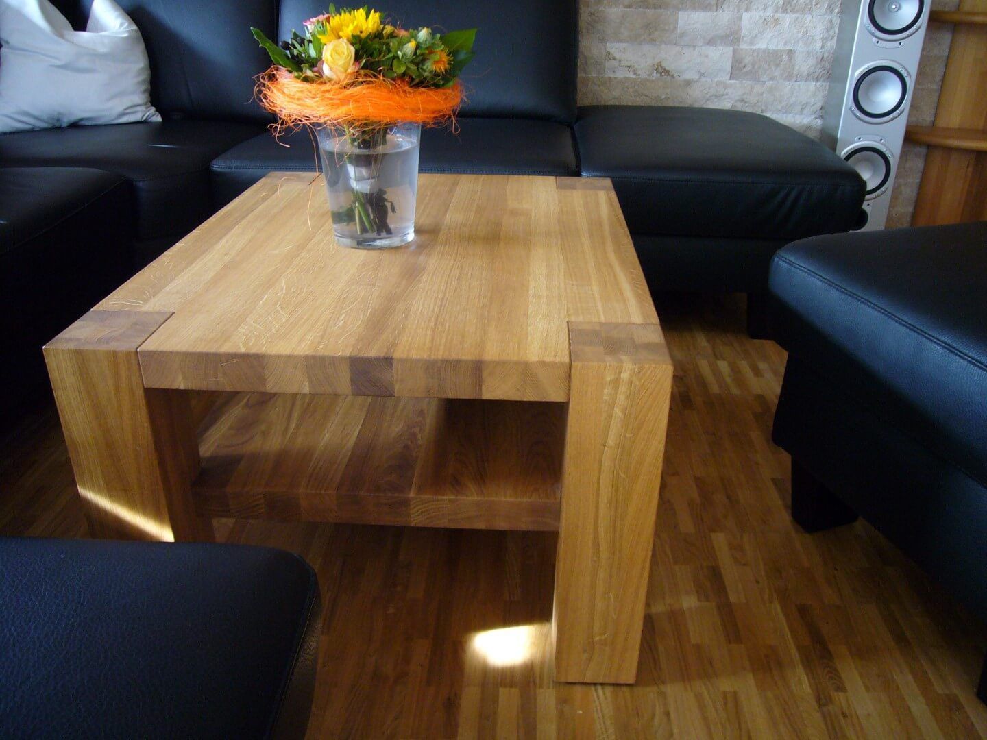 Wohnzimmertisch Holz und Form Spiegelhalter Oberried