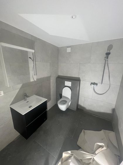 Une salle de bain en cours de réalisation