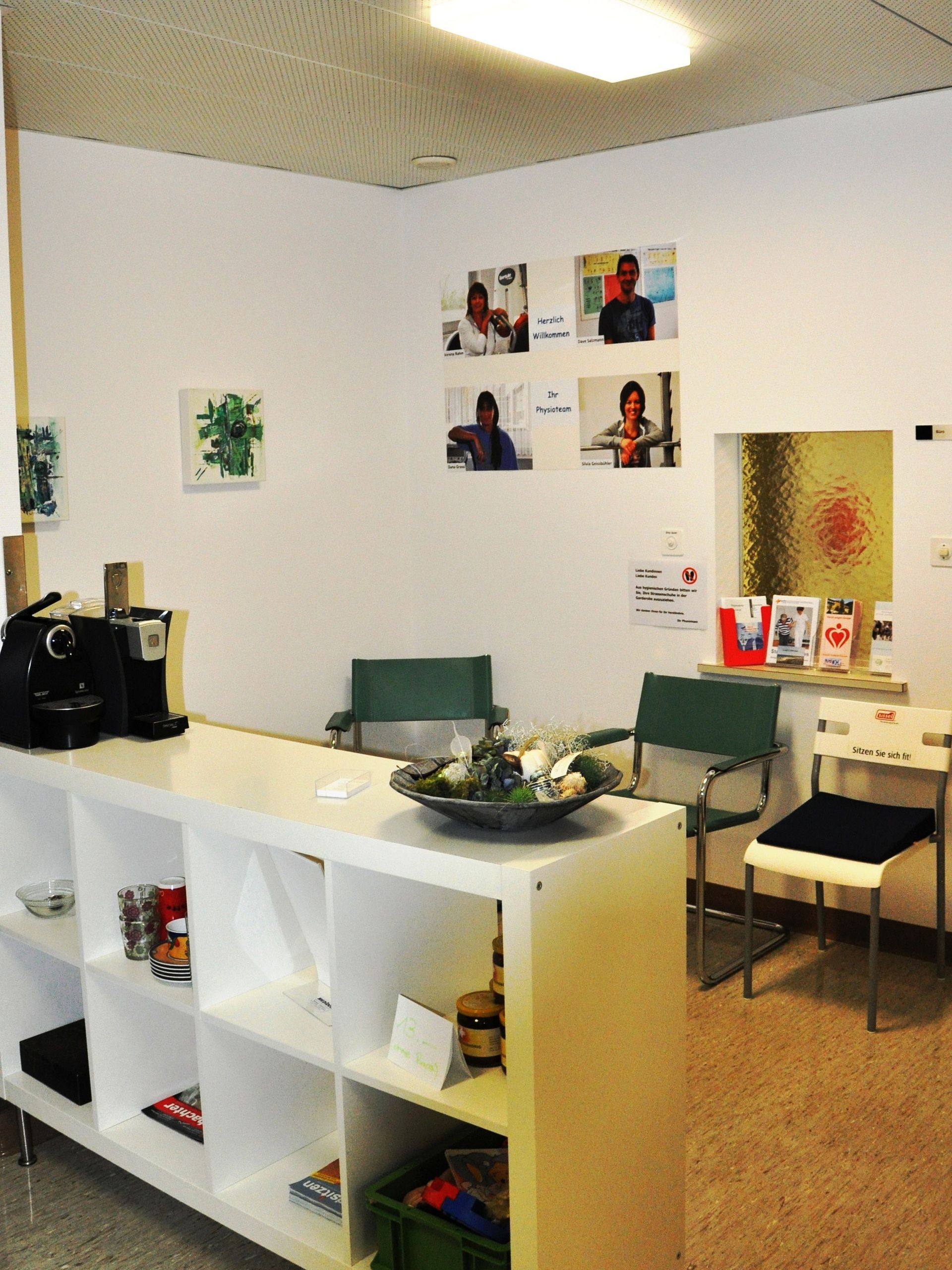 Warteraum - Physiozentrum Breitenbach
