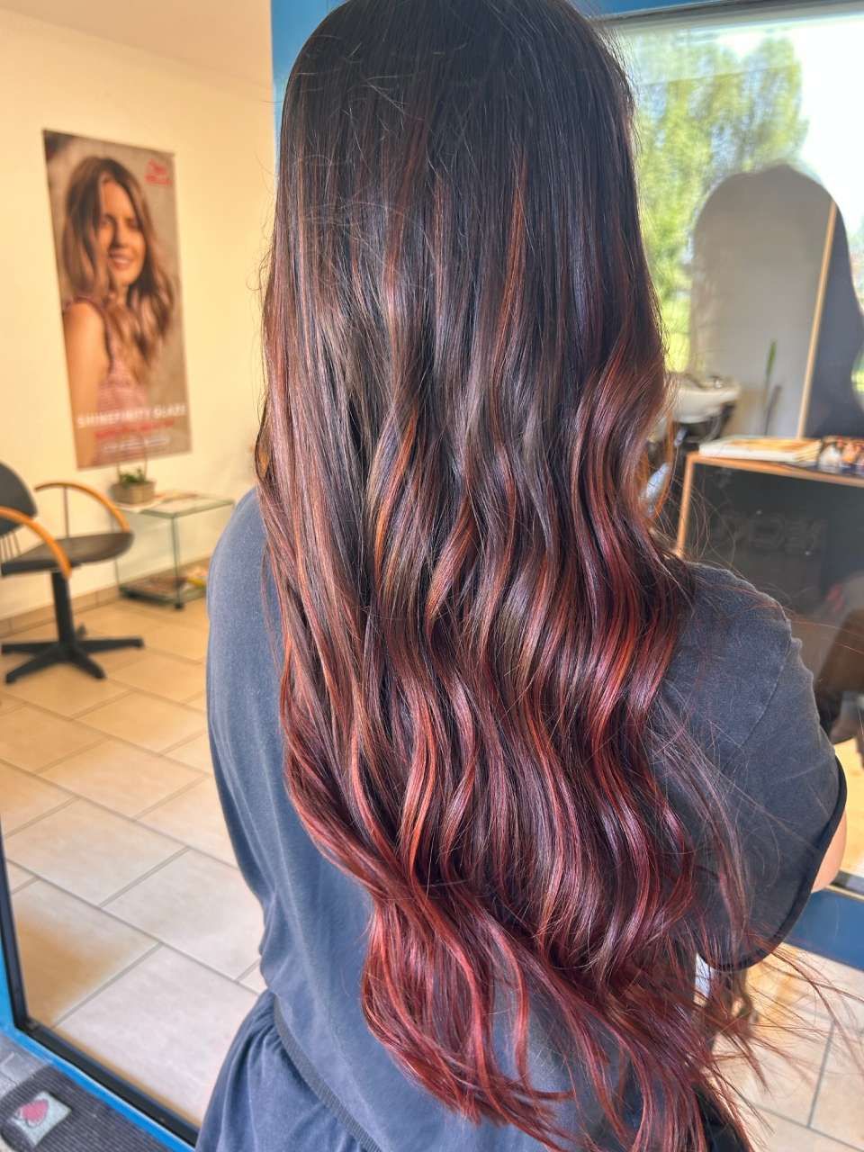 capelli con sfumature rosse 