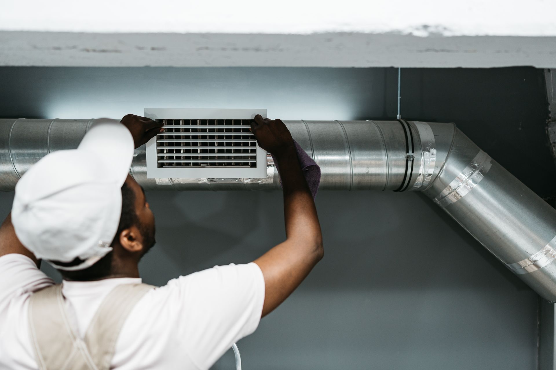 Benefits of air duct cleaning for indoor air quality, HVAC efficiency, and a healthier workplace.