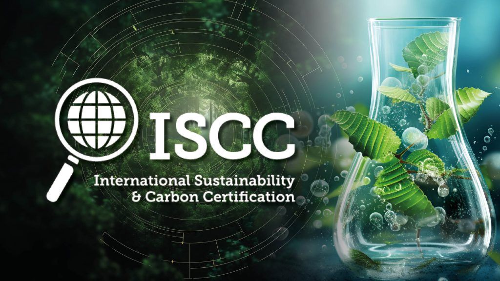 Logotipo de ISCC con lupa sobre un globo terráqueo, texto: