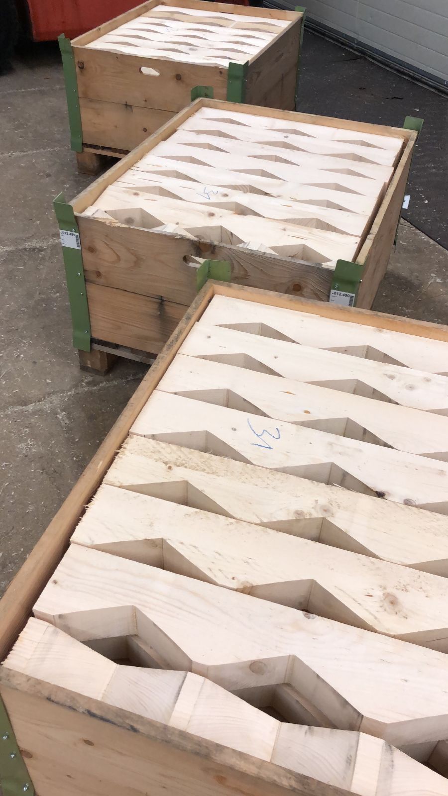 Holzkisten mit Holzelementen