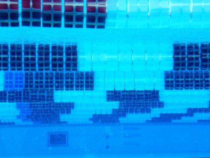 Un fondo azul con muchos cuadrados.