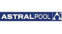 El logotipo de Astralpool es azul y blanco sobre un fondo blanco.