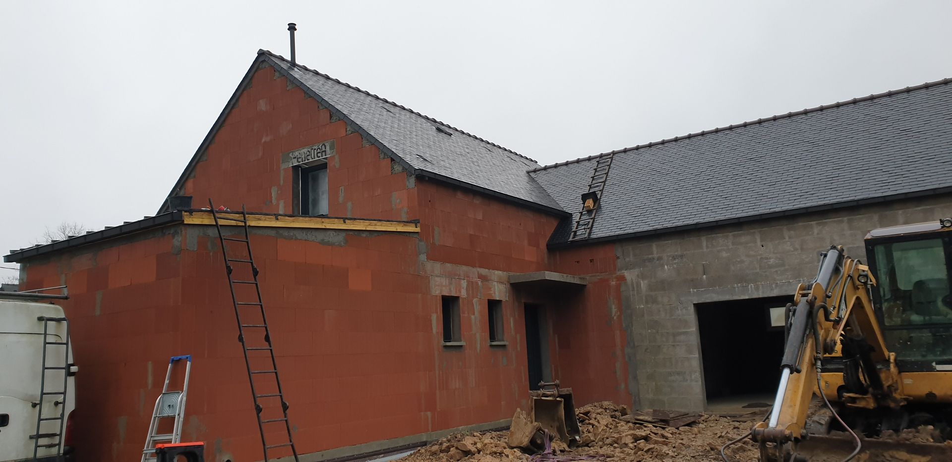 Installation de la couverture en ardoise