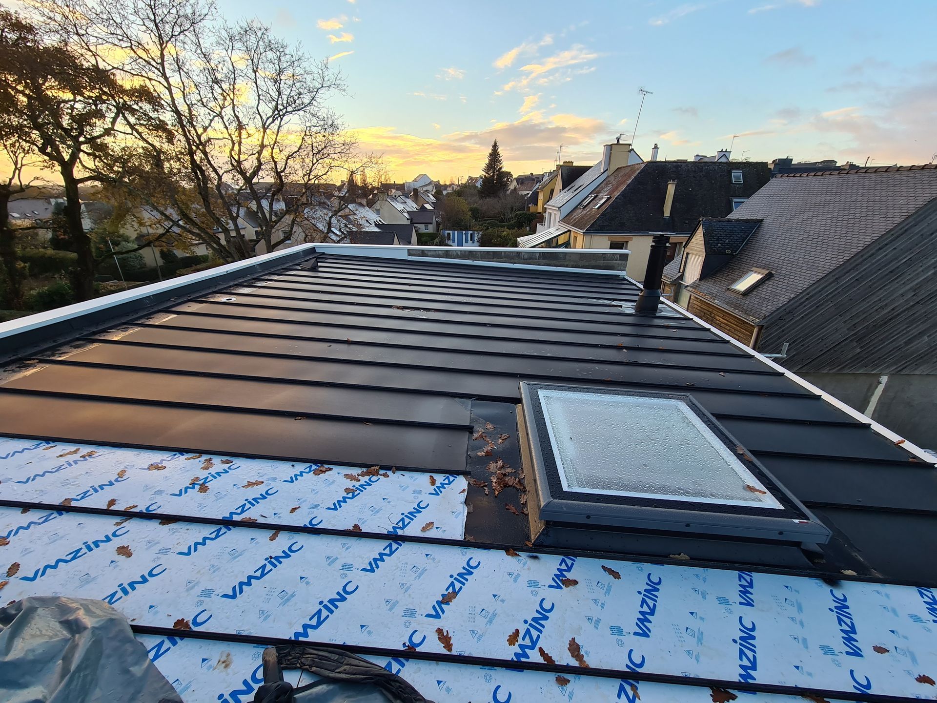 Pose de tôles en cours