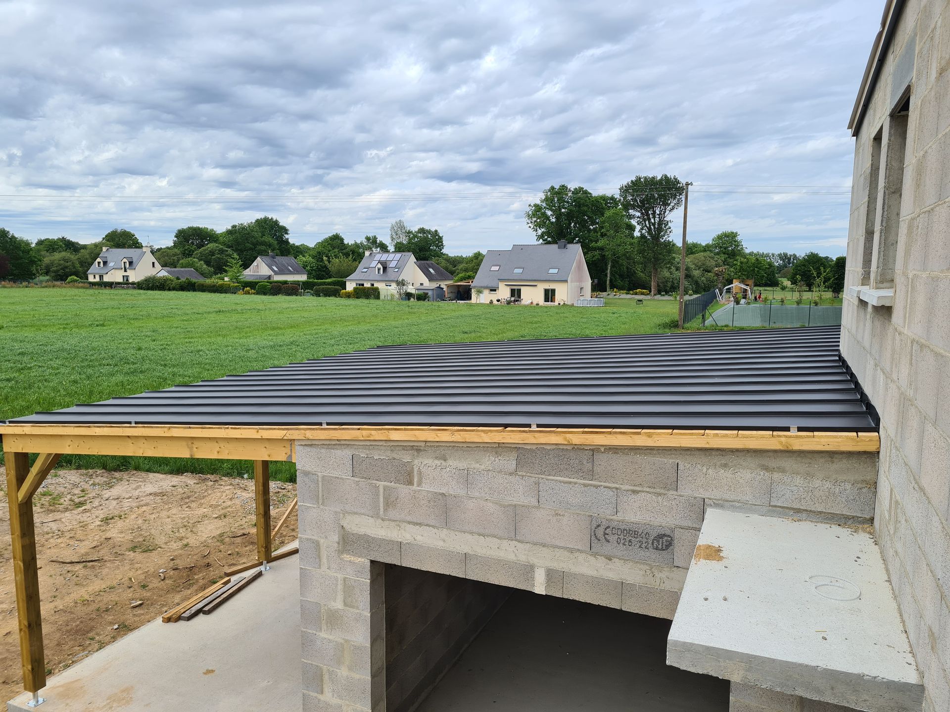 Garage et avancé en zinc