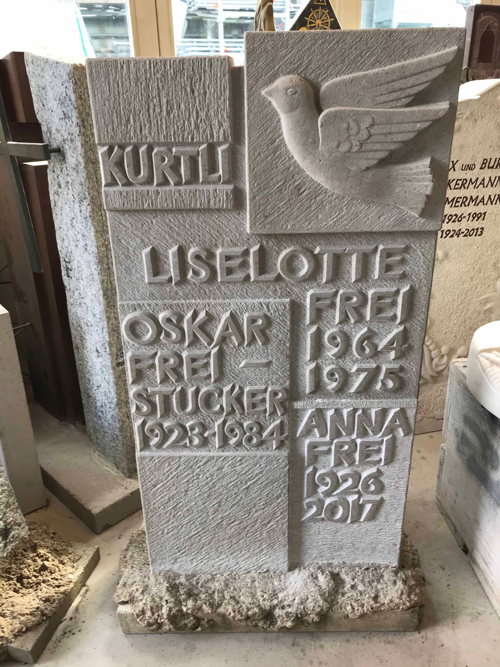 Schrifterweiterung - Kurt Ackermann Bildhauerei Grabmalkunst GmbH