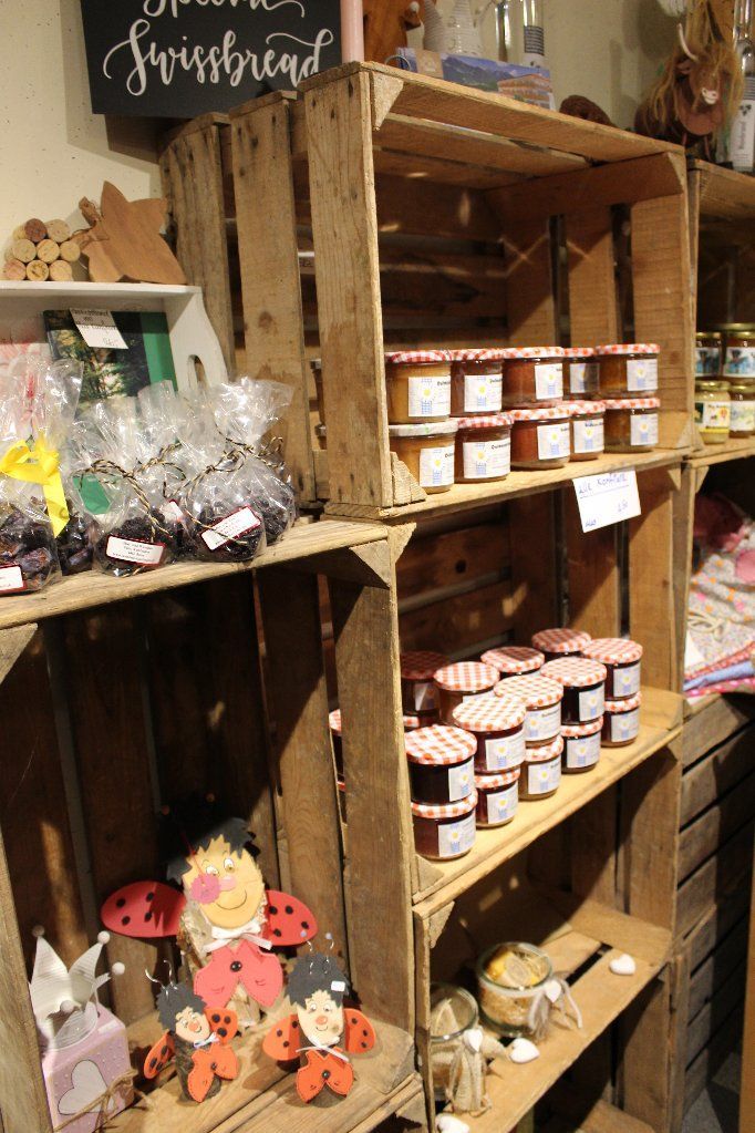 Diverese Konfitüren und Gelee von den Hof eigenen Produkten