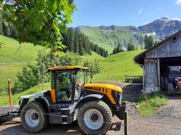 Traktoren - Baumgartner Forst AG - Marbach