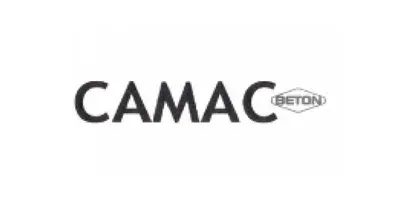 Logotipo de CAMAC Beton en negro sobre fondo blanco.