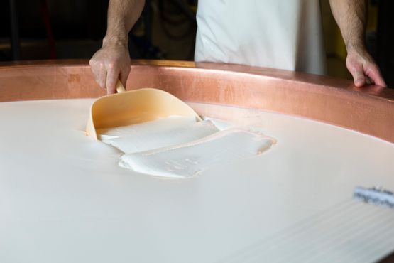 Fabrication du fromage - Fromagerie d'Étiez
