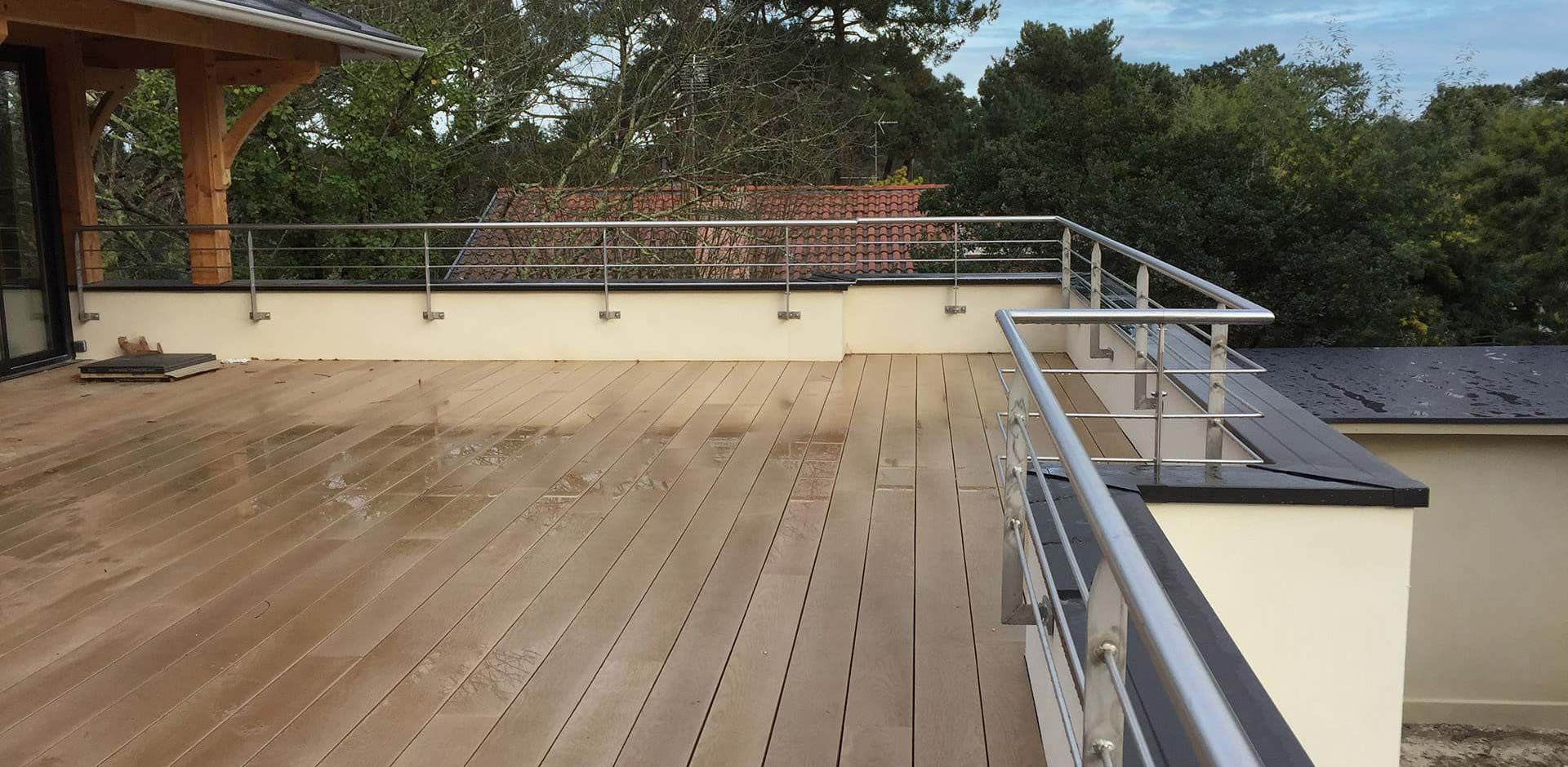 Terrasse avec garde corps