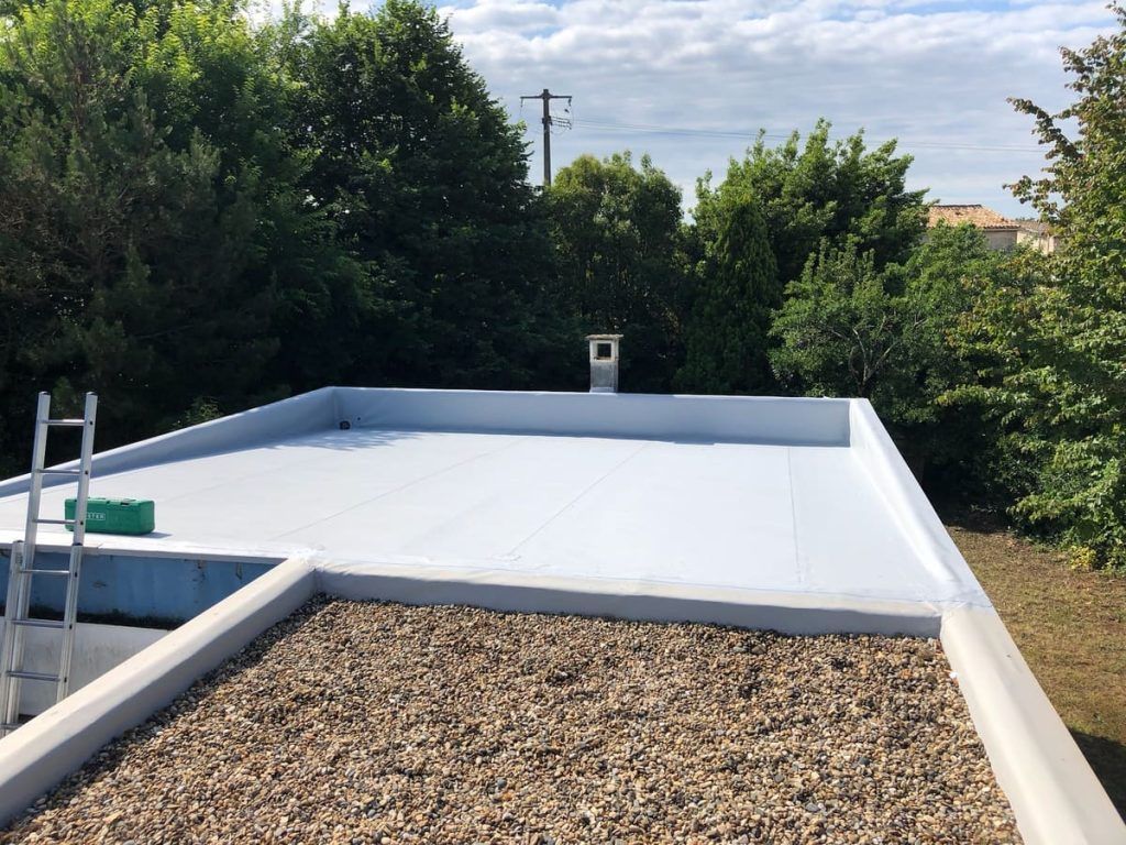Maison toit plat avec membrane 