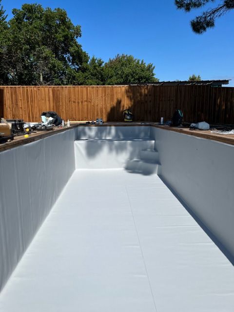 Pose de liner de psicine