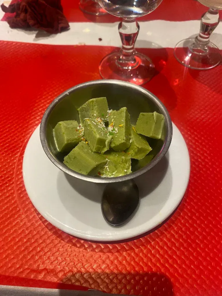 Un bol rempli de Halva.