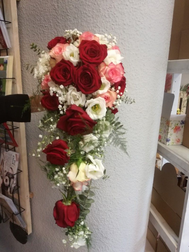 hängender Blumenstrauß