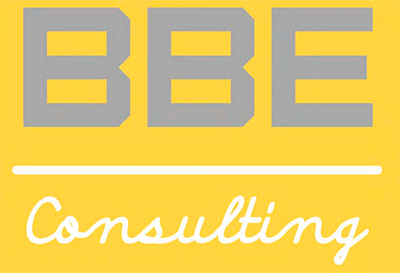 El logotipo de bbe consultants es amarillo y gris.
