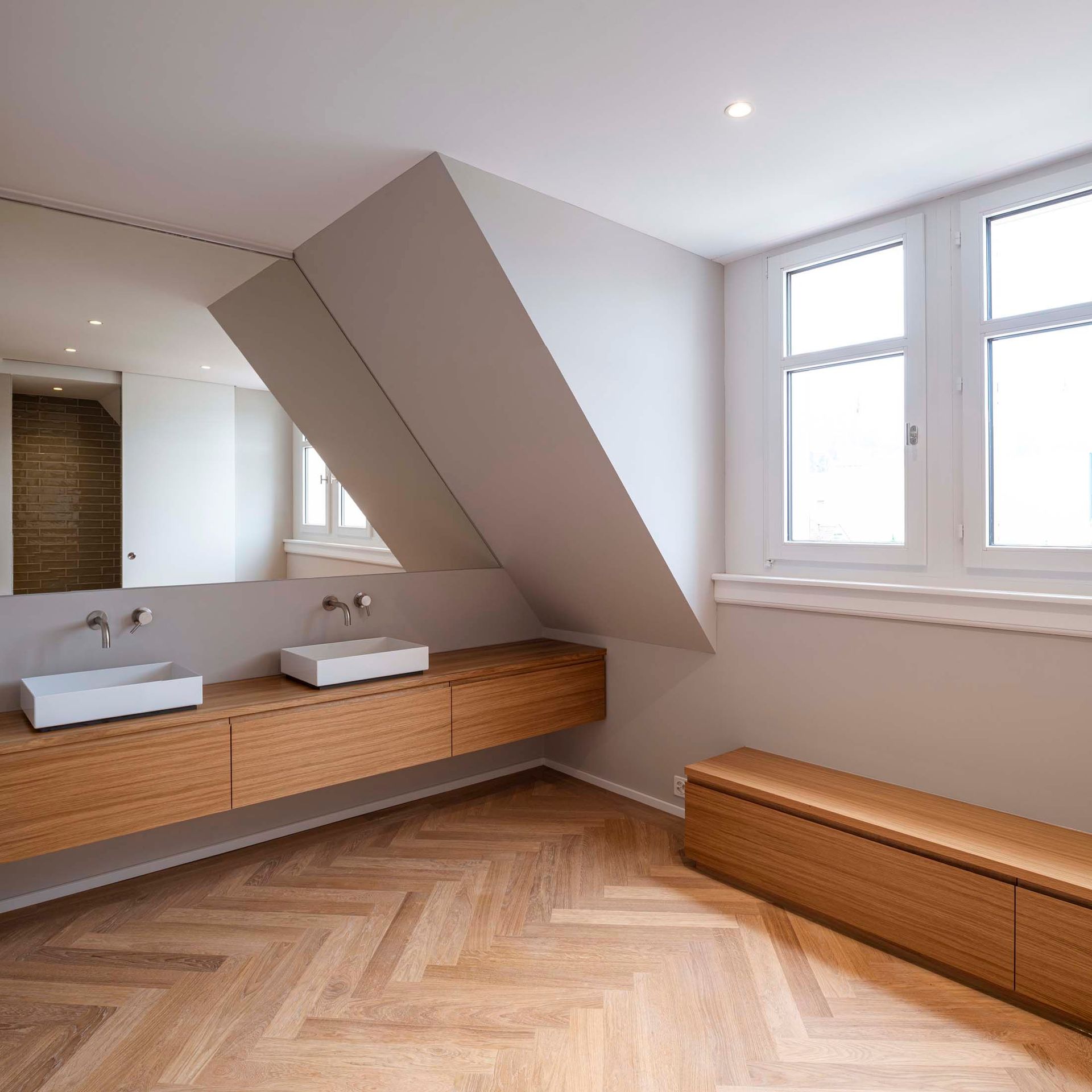 Emil Hirt AG, Malergeschäft in Zürich, Kreis 7