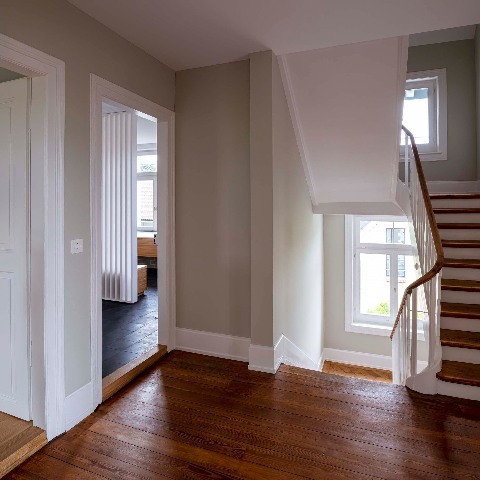 Emil Hirt AG, Malergeschäft in Zürich, Kreis 7