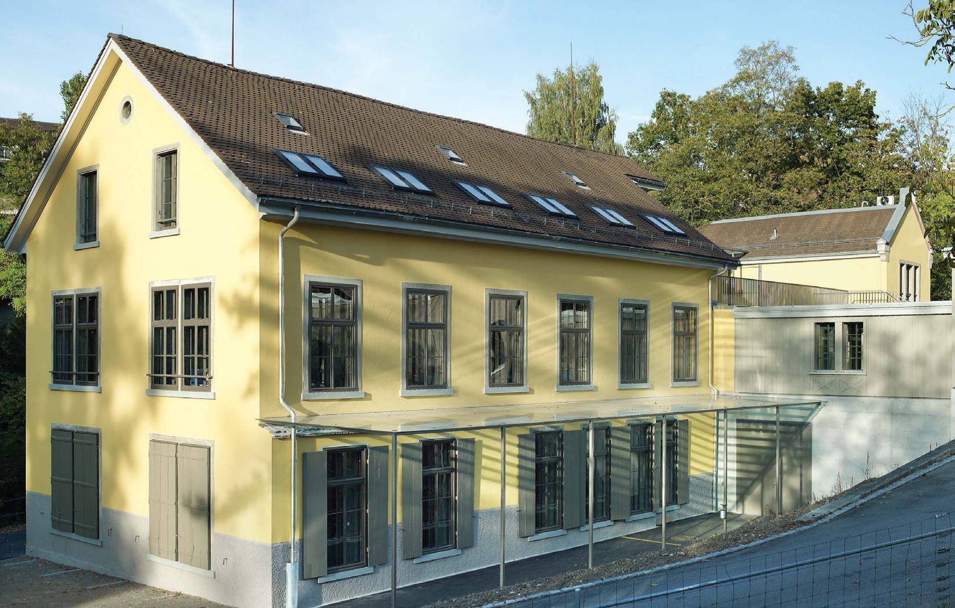 Emil Hirt AG, Malergeschäft in Zürich, Kreis 7