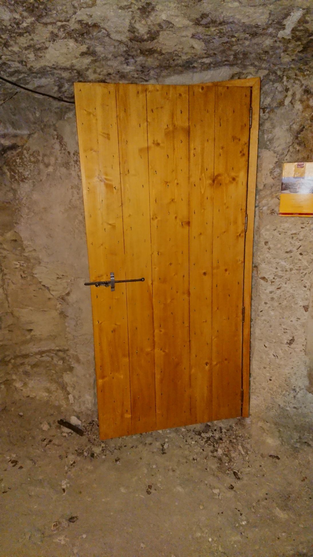 Porte dans un sous sol