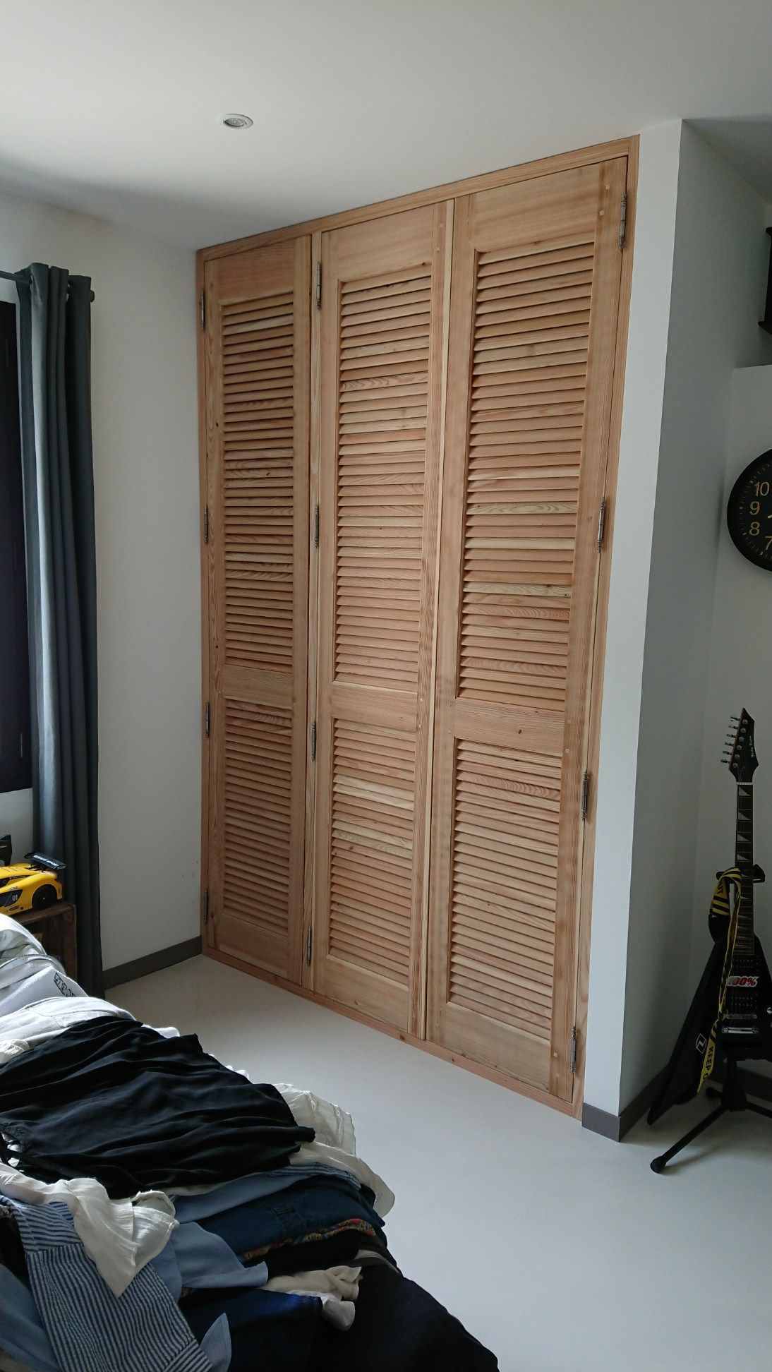 Porte de placard dans chambre