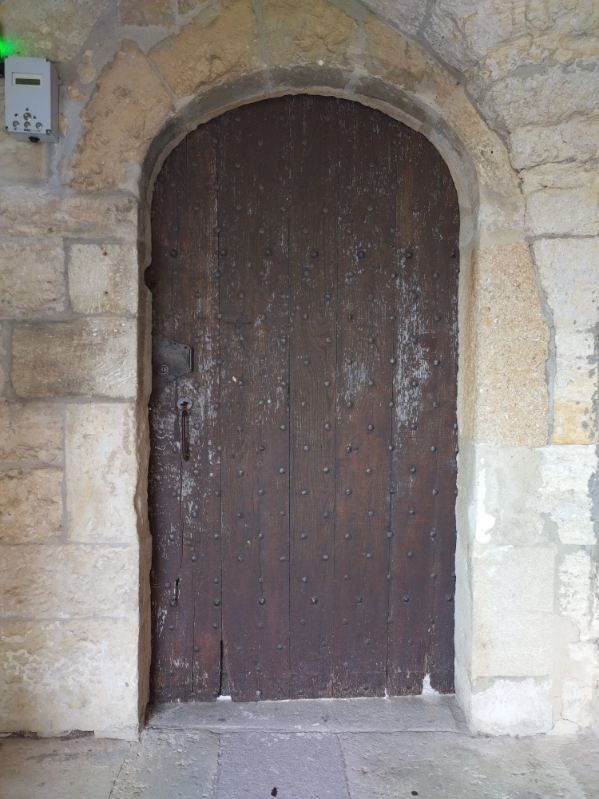 Porte en bois arrondie