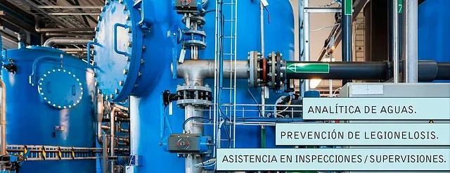 Equipos industriales en azul con texto sobre análisis de agua y prevención de legionela.