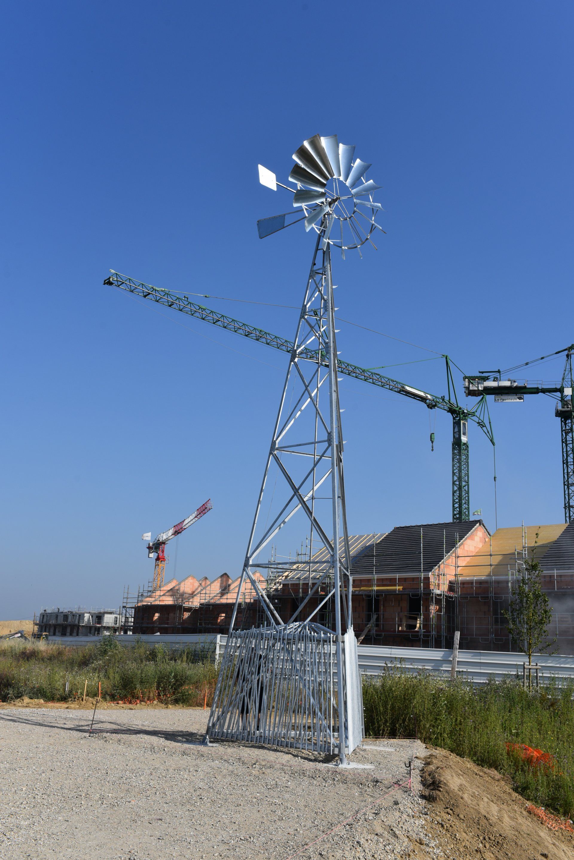 Éolienne de pompage, à eau.. réalisations de l'entreprise à Laval