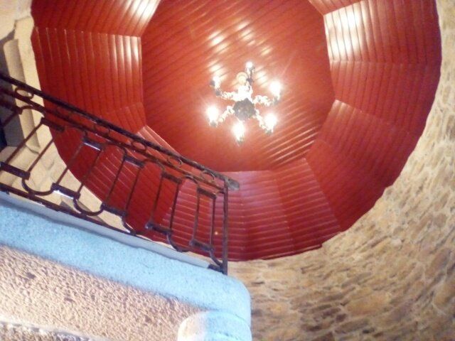 Mise en peinture du lambris de la tout Royal Sienna