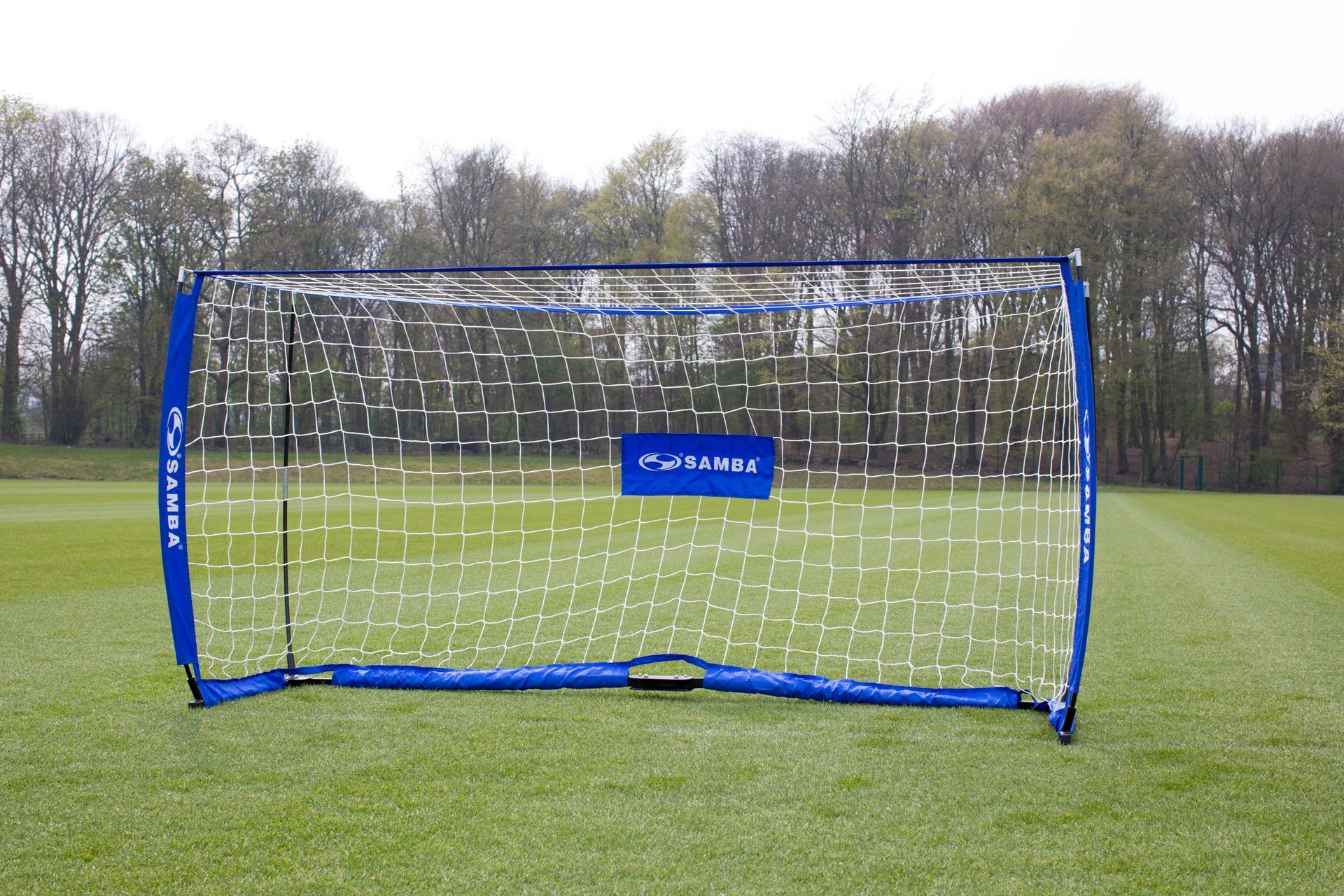 A soccer goal with the word ventura on it
